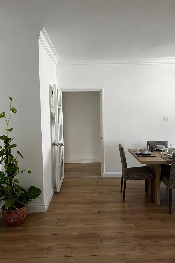 Stylish 3 Bedroom Apartment In Кирения Экстерьер фото